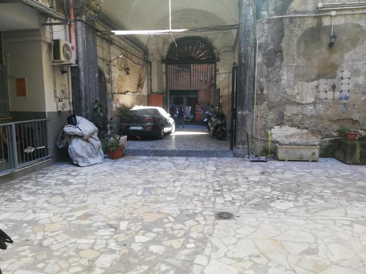 A Napoli Apartment Luaran gambar