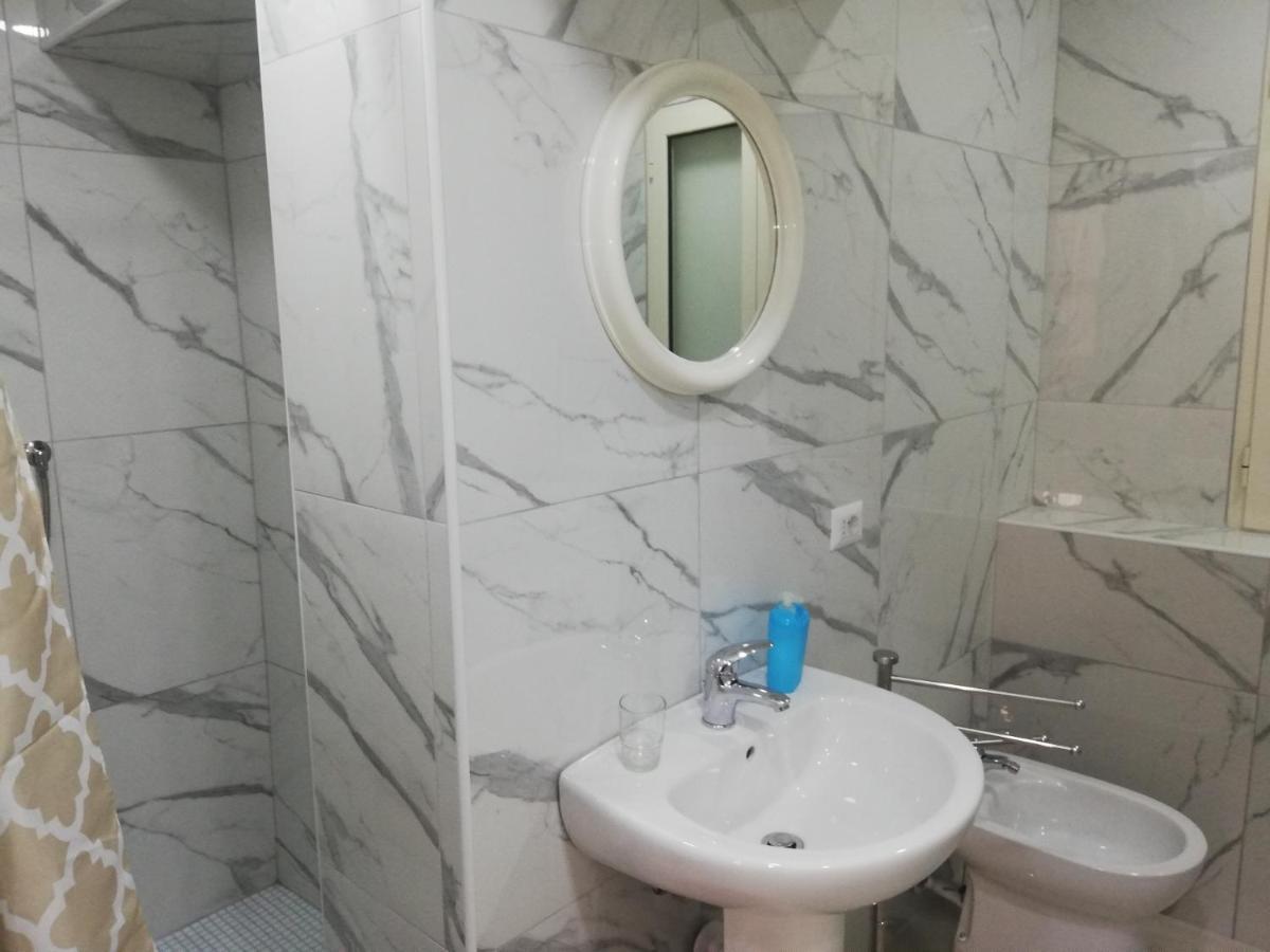A Napoli Apartment Luaran gambar